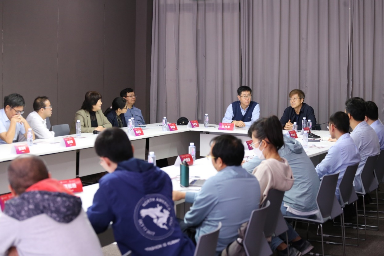 赌博网站
举办统计学科发展战略研讨会
